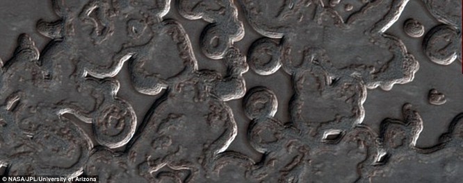 Bộ ảnh sao Hỏa quý giá gửi về từ tàu Mars Reconnaissance Orbiter ảnh 4