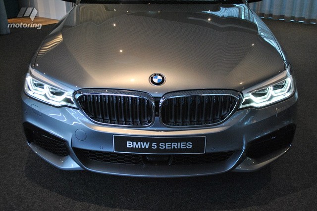 Cận cảnh BMW 5-Series 2017 “bằng xương, bằng thịt” ảnh 2