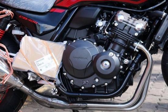 “Hàng độc” Honda CB400 Super Four SE 2017 về Việt Nam ảnh 10