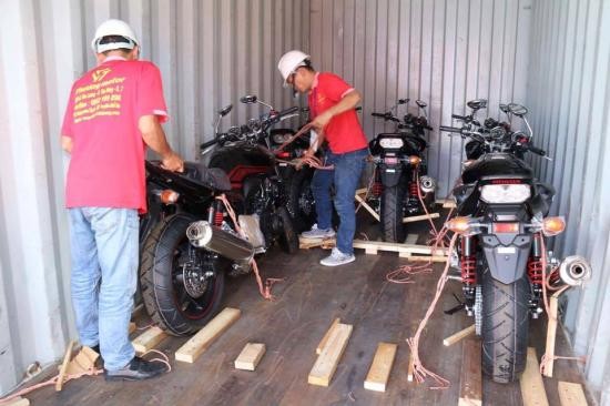 “Hàng độc” Honda CB400 Super Four SE 2017 về Việt Nam ảnh 4