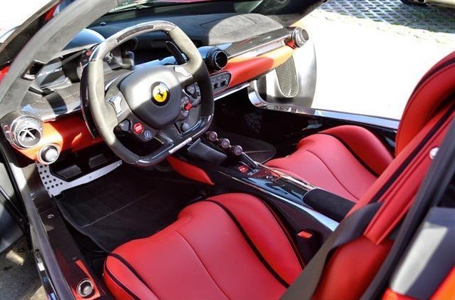 Ferrari LaFerrari tìm chủ mới với giá khiến “nhà giàu cũng khóc“ ảnh 4