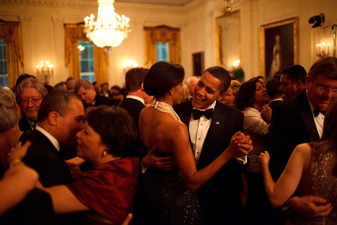 Những điều ít biết về chuyện tình của vợ chồng Tổng thống Obama ảnh 9