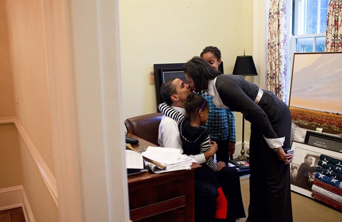 Những điều ít biết về chuyện tình của vợ chồng Tổng thống Obama ảnh 11