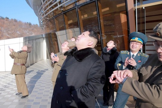 Họp khẩn, Hội đồng Bảo an Liên Hiệp Quốc quyết trừng phạt Triều Tiên ảnh 1