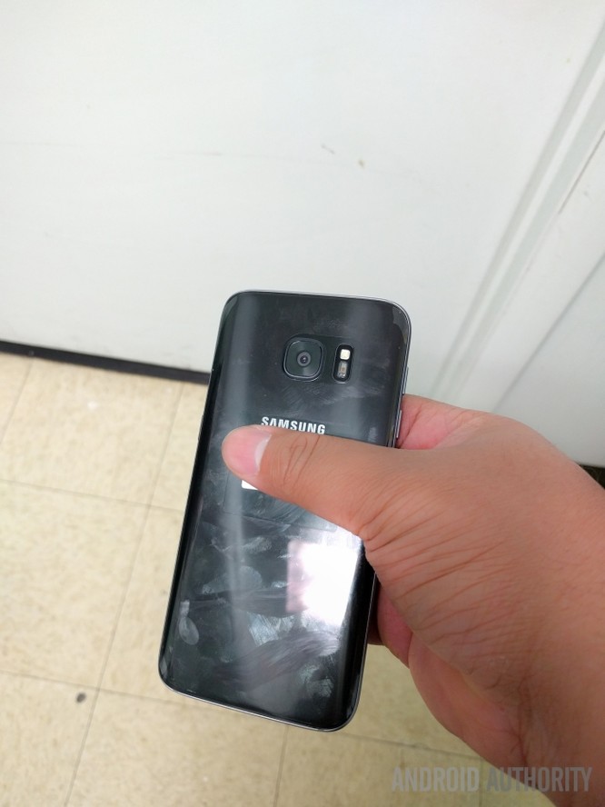 Đến lượt Galaxy S7 lộ video thực tế, pin không cao như kỳ vọng ảnh 1