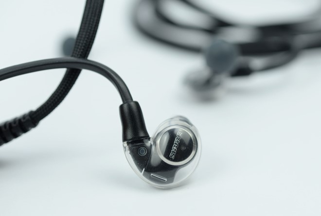 Tai nghe in-ear tĩnh điện đầu tiên tại VN giá hơn 85 triệu ảnh 9