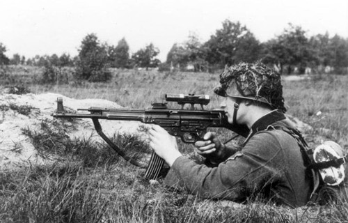 Stg-44 - loại súng uy lực từng bị Hitler hắt hủi ảnh 1