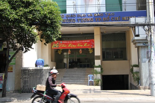 Hơn trăm giảng viên trường Đại học Hùng Vương bị cho thôi việc ảnh 1