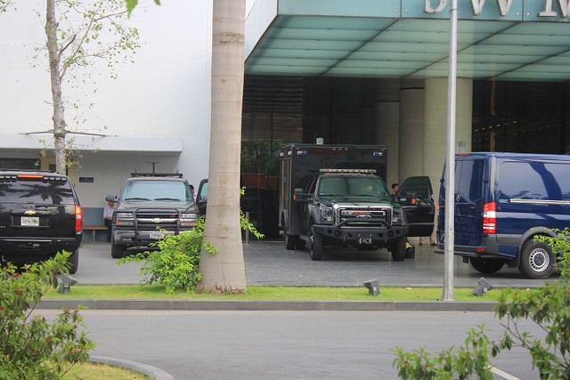 Đoàn xe đón ông Obama đã rời khách sạn đến Sân bay Nội Bài ảnh 2