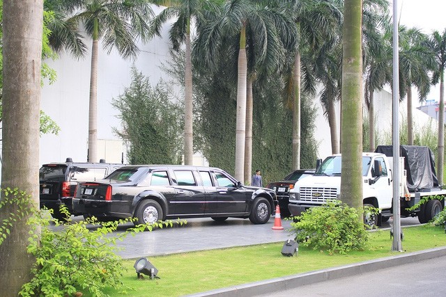 Đoàn xe đón ông Obama đã rời khách sạn đến Sân bay Nội Bài ảnh 3