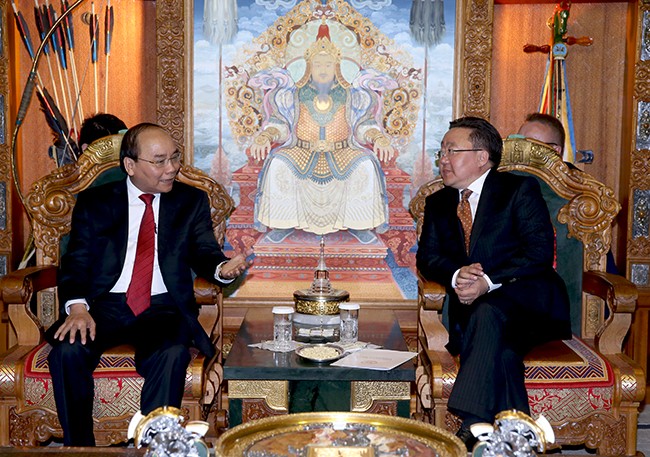 Thủ tướng Nguyễn Xuân Phúc hội đàm với Thủ tướng và hội kiến với Tổng thống Mông Cổ ảnh 1
