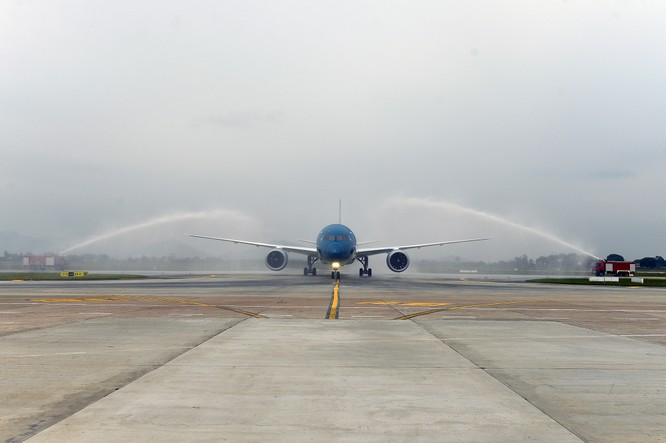 Vietnam Airlines đón nhận máy bay Boeing 787 Dreamliner thứ 10 ảnh 1