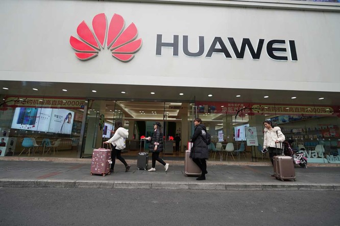 Huawei đứng trước nguy cơ bị phương Tây cô lập về công nghệ - ảnh: Shutter