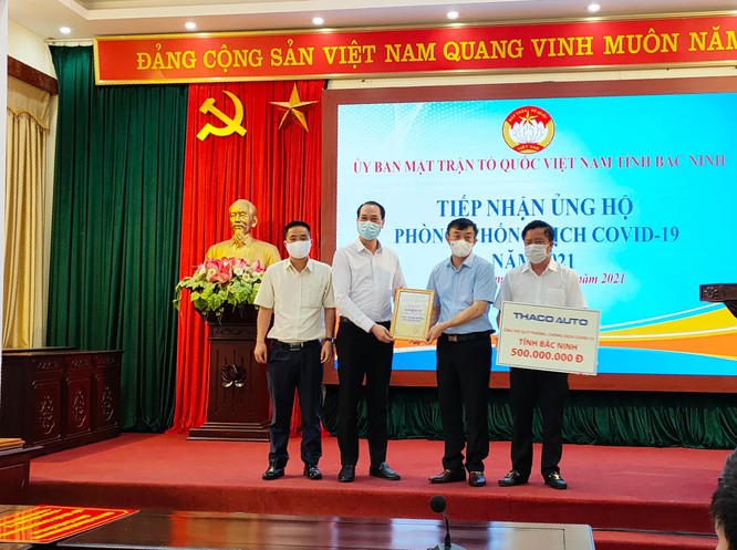 THACO AUTO ủng hộ 1,5 tỷ đồng cho 3 địa phương chống dịch ảnh 2