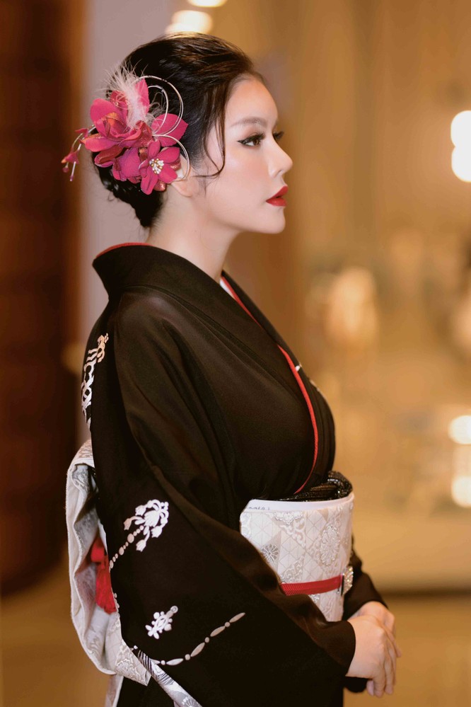 Lý Nhã Kỳ mặc Kimono làm vedette trong show của nhà thiết kế Nhật Bản ảnh 4