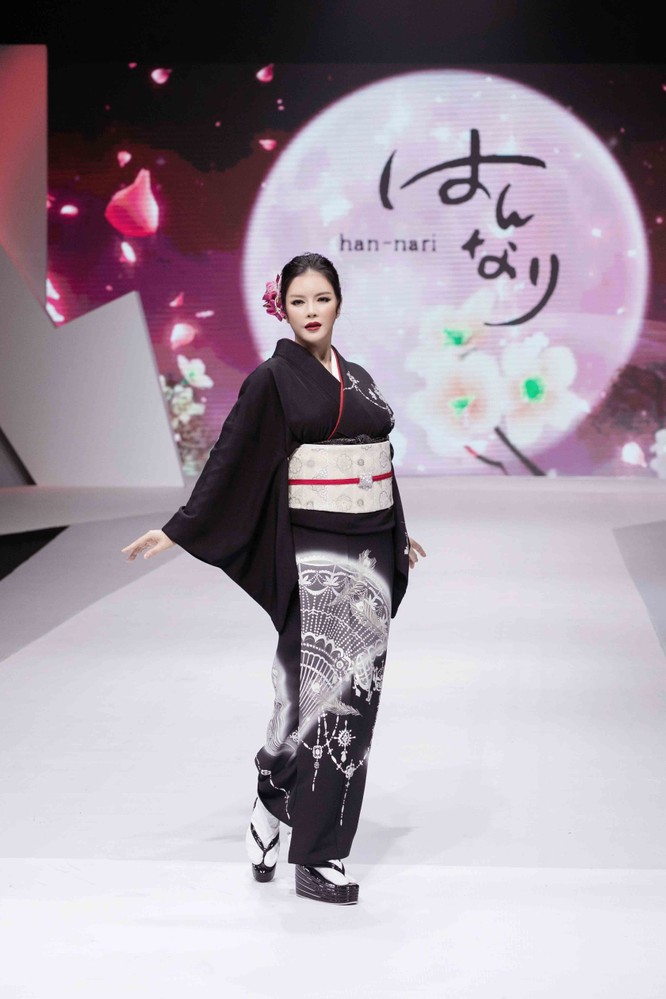 Lý Nhã Kỳ mặc Kimono làm vedette trong show của nhà thiết kế Nhật Bản ảnh 9
