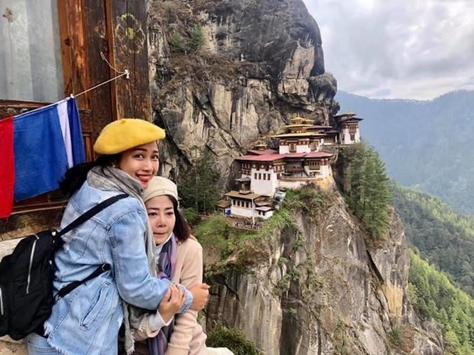 Ốc Thanh Vân và Mai Phương đã đi bộ, đến thăm Tu viện Paro Taktsang Palphug ở độ cao hơn 3.000 mét