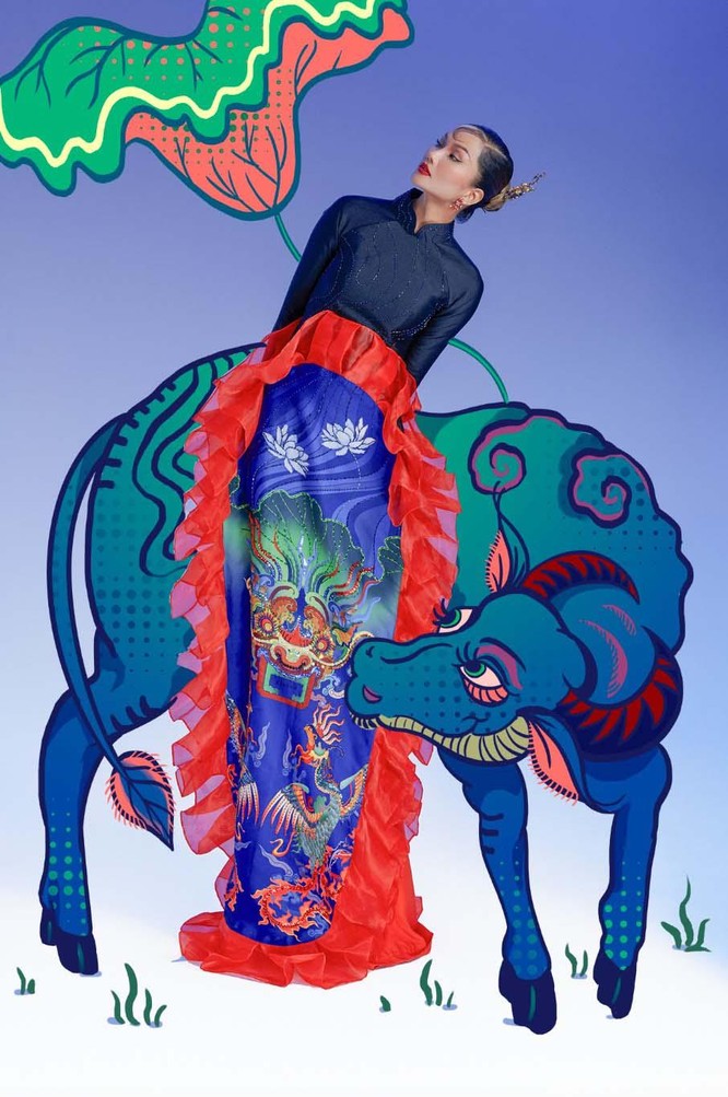 Hoa hậu H’Hen Niê mang tranh dân gian Đông Hồ vào ảnh Tết ảnh 4