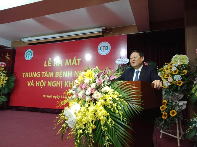 Thứ trưởng Bộ Y tế Nguyễn Viết Tiến chia sẻ tại lễ ra mắt