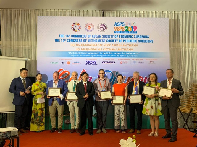 300 chuyên gia ngành ngoại nhi khu vực ASEAN dự hội nghị tại Hà Nội ảnh 1