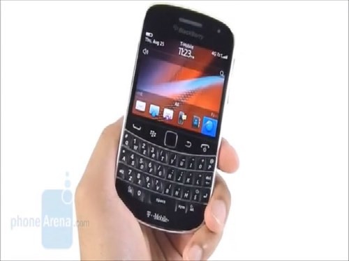 BlackBerry Bold 9900 là model 