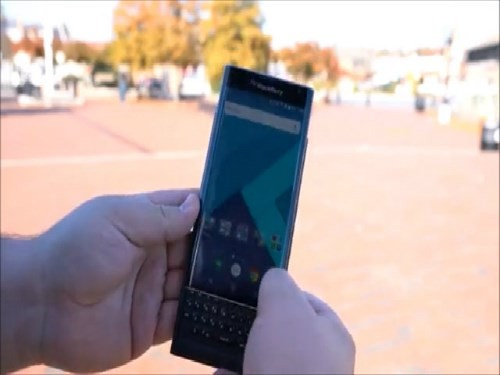 BlackBerry Priv ra đời năm 2015 là chiếc điện thoại thông minh BlackBerry đầu tiên được trang bị hệ điều hành Android