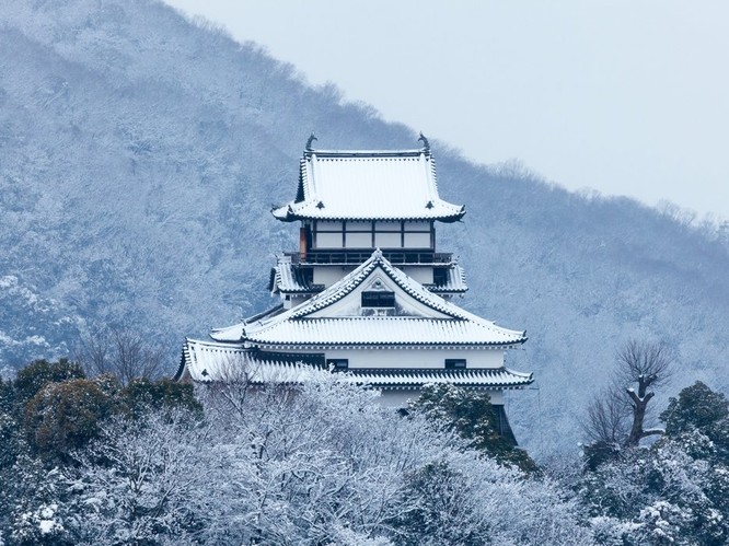 Ngắm những lâu đài bạc đầu trong tuyết ảnh 4