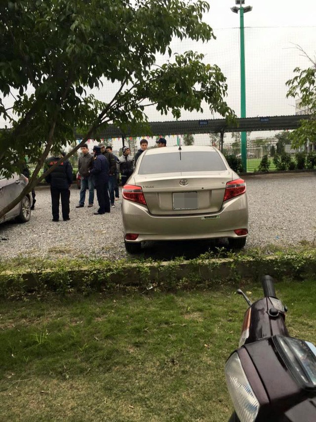 Hà Nội: Hàng loạt ô tô bị ăn trộm logo và "vặt gương" trong bãi gửi xe ảnh 3