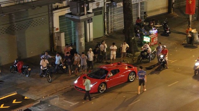 Đại gia Trung Nguyên gây choáng với "của độc" Ferrari 458 Spider ảnh 3