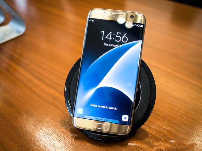 Cận cảnh từng chi tiết của Samsung Galaxy S7 Edge ảnh 5
