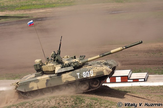Cận cảnh xe tăng-thiết giáp Nga chạy, nhảy, bắn ảnh 3