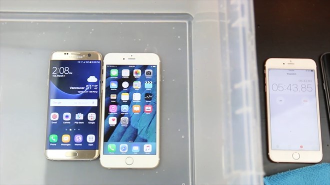 Video: Galaxy S7 edge so độ bền với iPhone 6S Plus ảnh 5