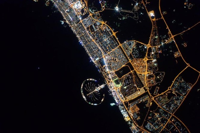 Trái Đất tuyệt đẹp nhìn từ Trạm Vũ trụ quốc tế ảnh 16