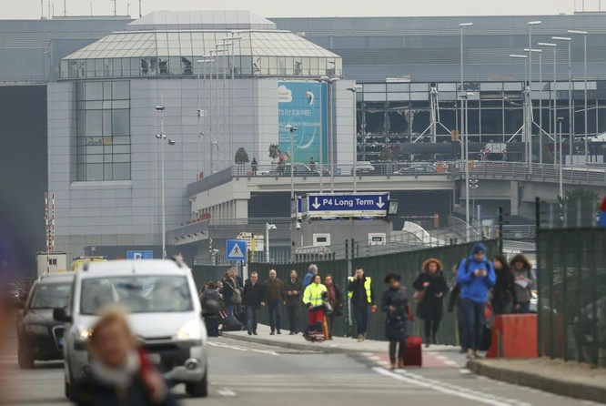 Những hình ảnh đầu tiên về cuộc khủng bố tại Brussels ảnh 4