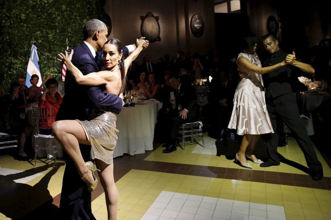 Ông Barack và phu nhân Michelle Obama nhảy tango trong chuyến thăm Buenos Aires, Argentina