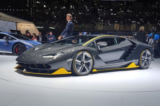 Ngắm siêu xe Lamborghini Centenario giá hơn 42 tỷ đồng ảnh 11