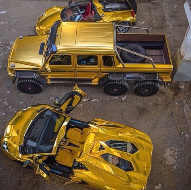 Choáng váng với dàn siêu xe dát vàng gây 'bão' ở Luân Đôn ảnh 6