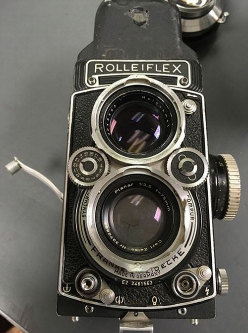 Kho báu máy ảnh cổ được tìm thấy dưới tòa soạn báo ảnh 8