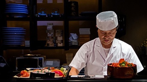 Cuộc sống của người mẫu sushi khỏa thân