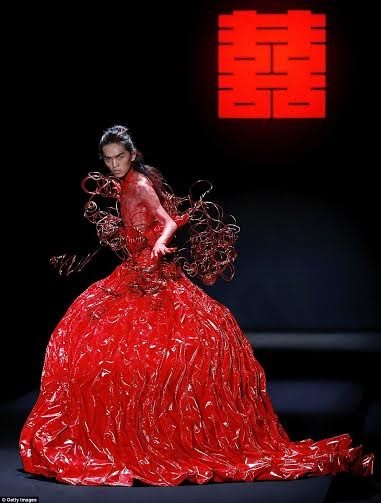 Kinh dị show thời trang “đẫm máu” ở Trung Quốc ảnh 8
