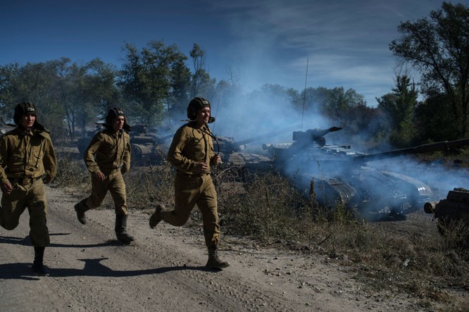 Xung đột Ukraine: Những hình ảnh 'hơn vạn lời nói' ảnh 11
