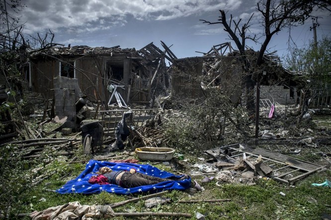Xung đột Ukraine: Những hình ảnh 'hơn vạn lời nói' ảnh 8