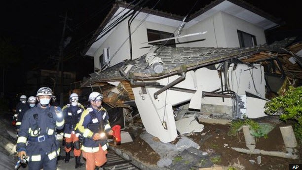 Nhật Bản: Đổ nát hoang tàn sau trận động đất ảnh 4