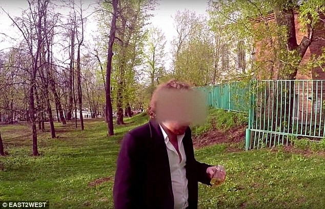 Video: Cháu tỷ phú Nga vung tiền mua tình một đêm với người yêu của bạn ảnh 12