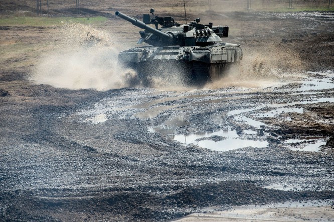 Video: Cận cảnh “xe tăng bay” T-80 ảnh 5