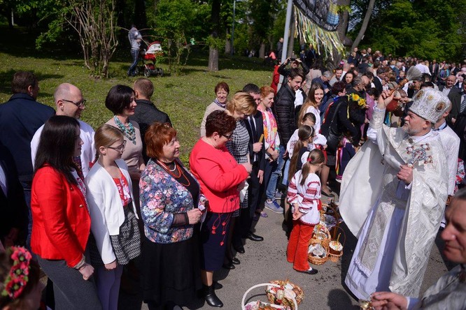Bị nghi bỏ trốn, cựu Thủ tướng Ukraine lần đầu xuất hiện ảnh 3