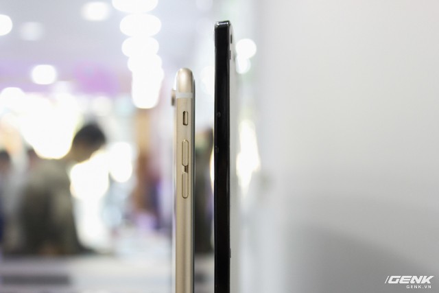 “Đập hộp” tivi màn hình cong mỏng hơn iPhone 6s của Xiaomi ảnh 1