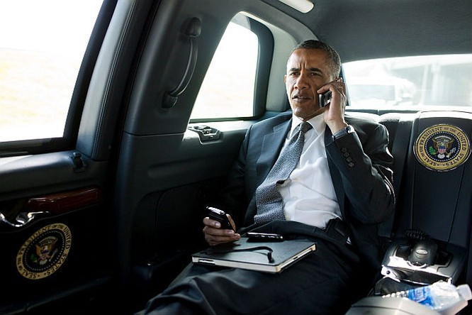 Video hiếm về chiếc limousine TT Obama đi khi sang Việt Nam ảnh 2
