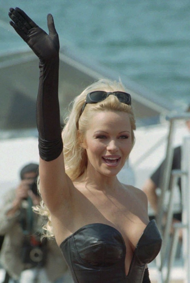 Nữ diễn viên Pamela Anderson, 1995