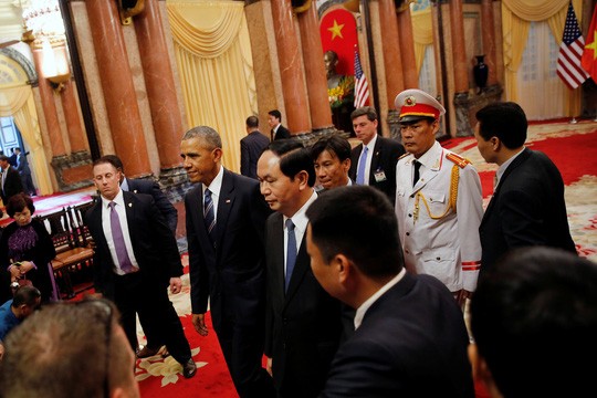 Video Tổng thống Obama họp báo: Mỹ sẽ tiếp tục tuần tra tự do hàng hải ở biển Đông ảnh 1